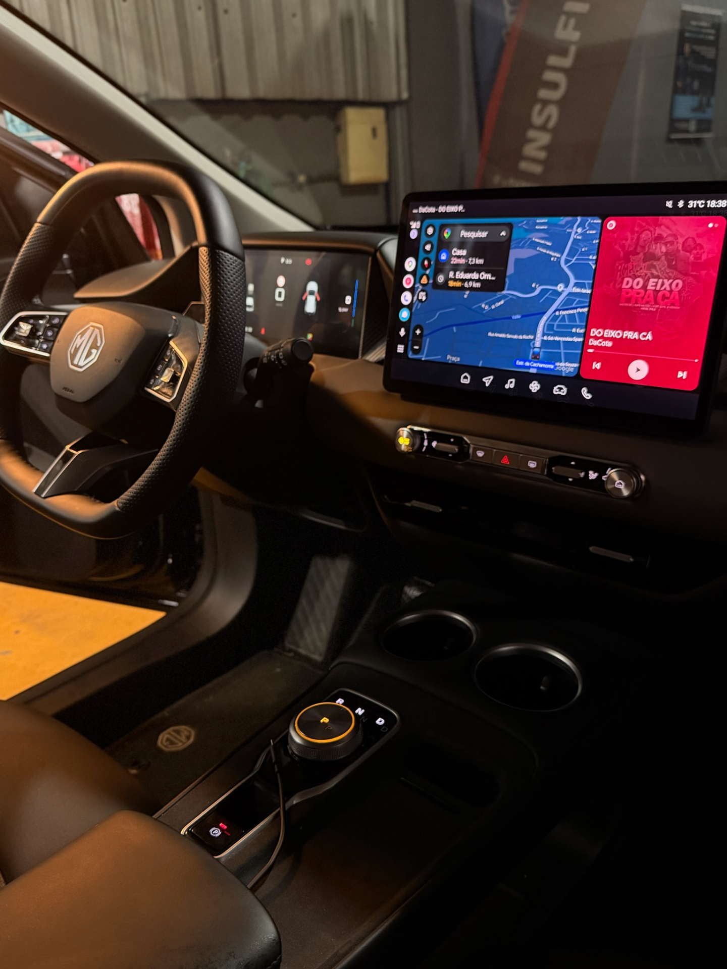 Waze, Spotify e CarPlay